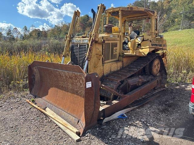 CAT D6H بلدوزرات مجنزرة