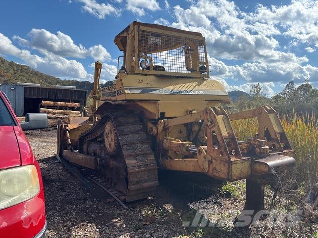 CAT D6H بلدوزرات مجنزرة
