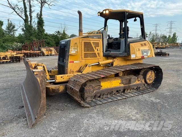 CAT D6K LGP بلدوزرات مجنزرة