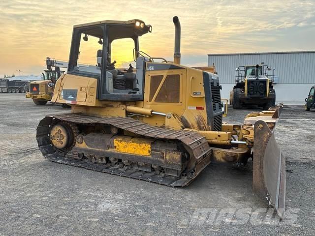 CAT D6K LGP بلدوزرات مجنزرة