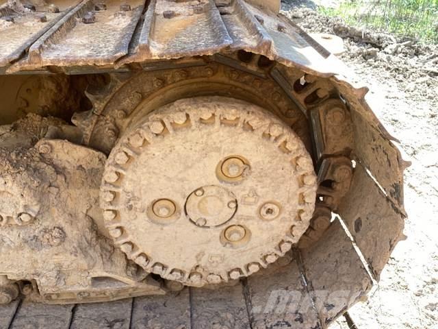 CAT D6K2 LGP بلدوزرات مجنزرة