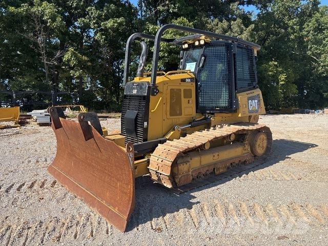 CAT D6K2 XL بلدوزرات مجنزرة