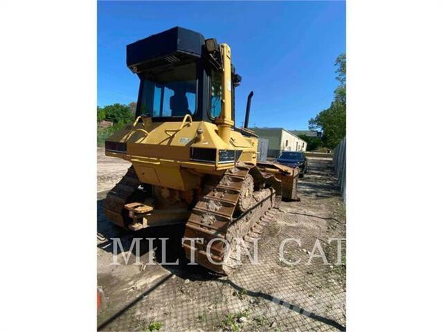 CAT D6M XL بلدوزرات مجنزرة