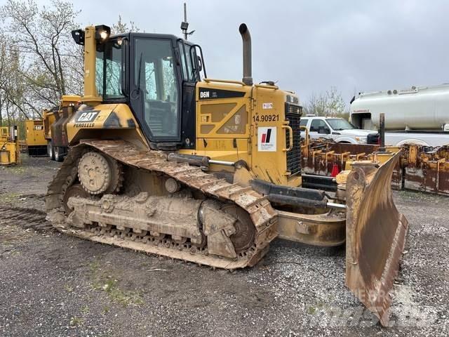 CAT D6N بلدوزرات مجنزرة