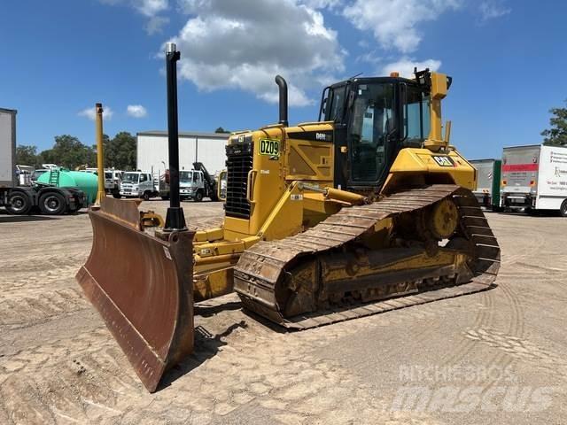 CAT D6N LGP بلدوزرات مجنزرة