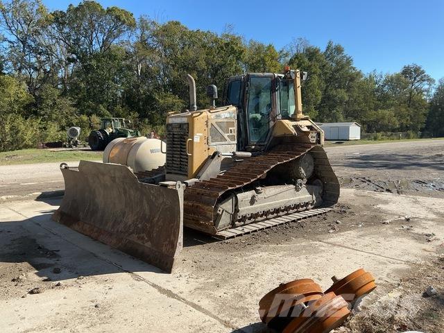 CAT D6N LGP بلدوزرات مجنزرة