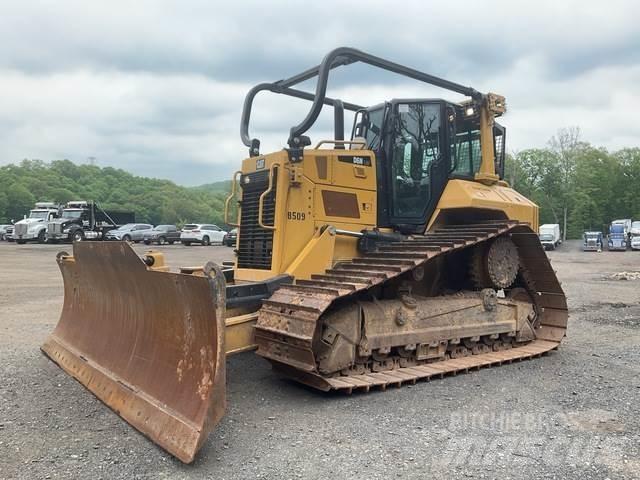 CAT D6N LGP بلدوزرات مجنزرة