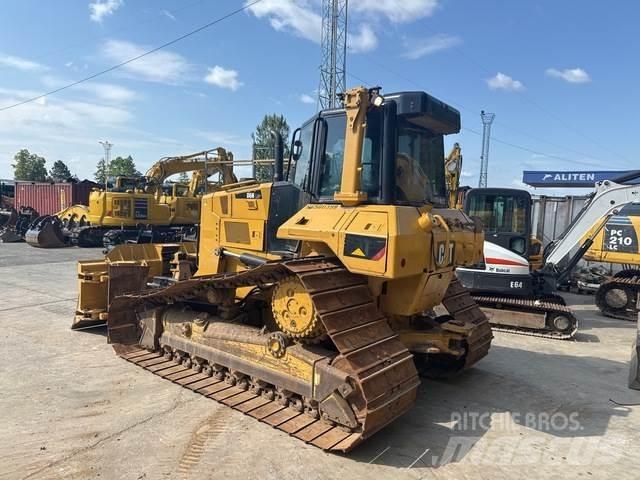 CAT D6N LGP بلدوزرات مجنزرة