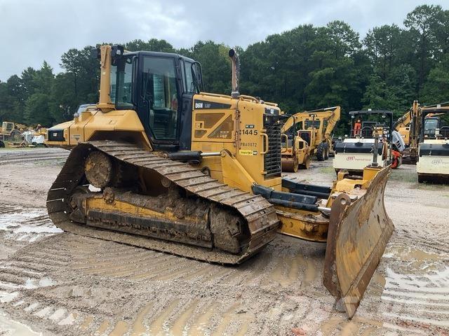 CAT D6N LGP بلدوزرات مجنزرة