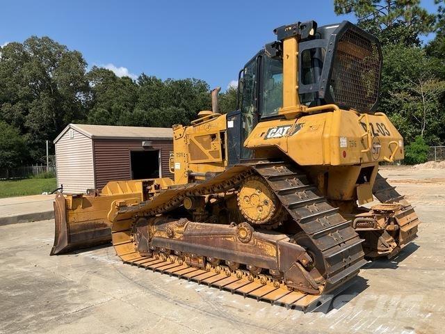 CAT D6N LGP بلدوزرات مجنزرة