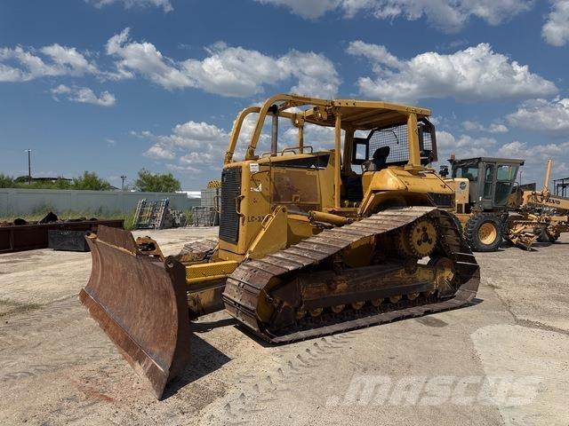 CAT D6N LGP بلدوزرات مجنزرة