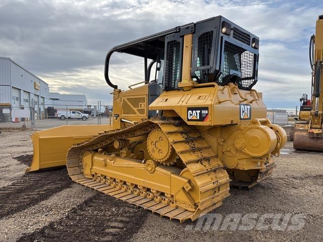 CAT D6N LGP بلدوزرات مجنزرة