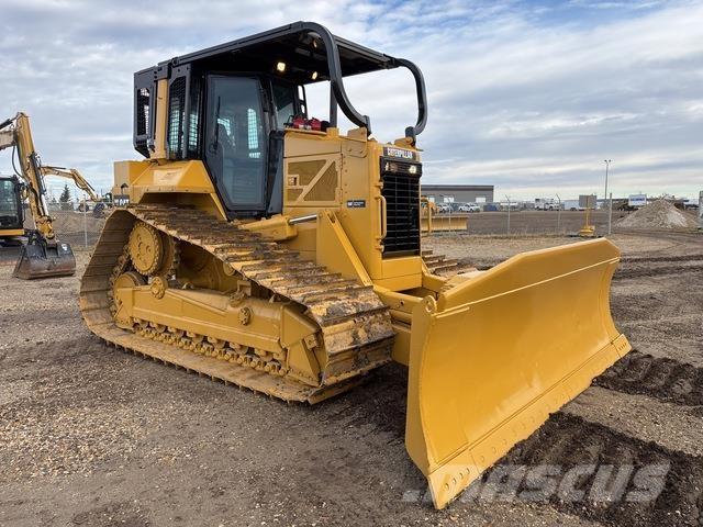 CAT D6N LGP بلدوزرات مجنزرة