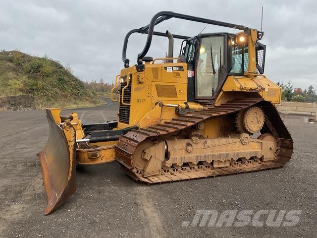 CAT D6N LGP بلدوزرات مجنزرة