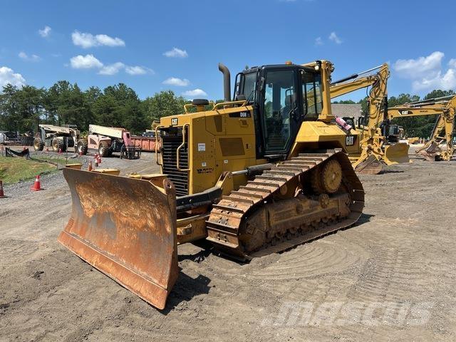 CAT D6N XL بلدوزرات مجنزرة