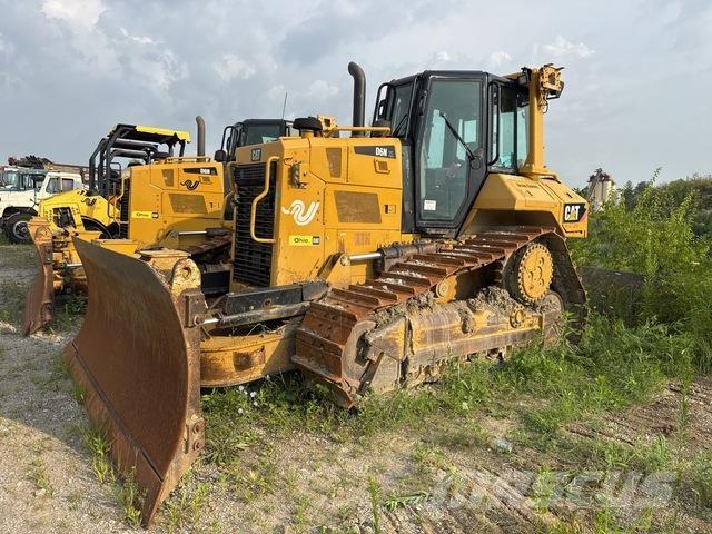 CAT D6N XL بلدوزرات مجنزرة