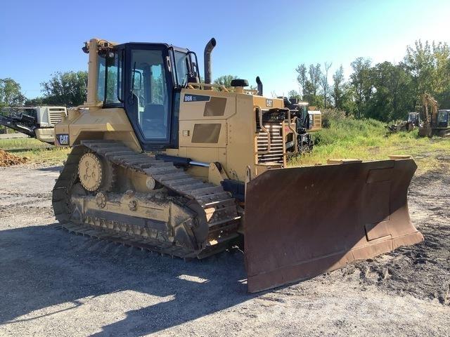 CAT D6N XL بلدوزرات مجنزرة