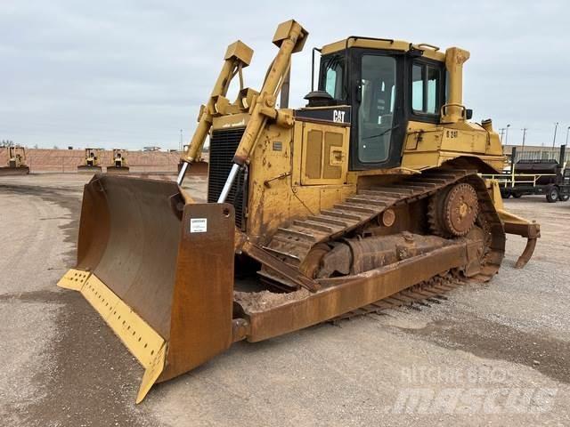 CAT D6R بلدوزرات مجنزرة