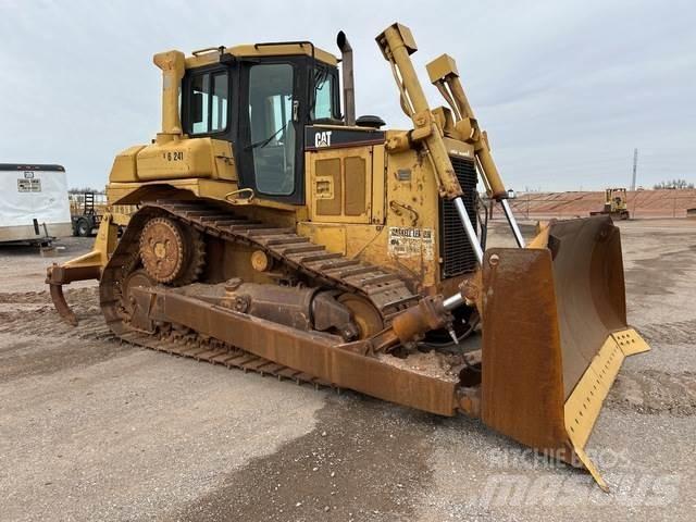 CAT D6R بلدوزرات مجنزرة