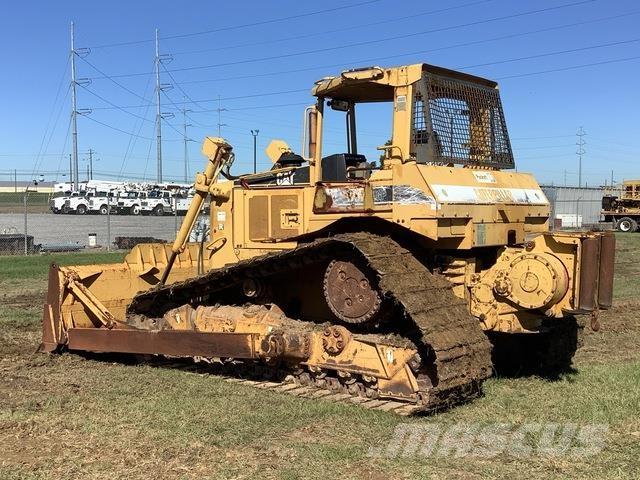 CAT D6R بلدوزرات مجنزرة