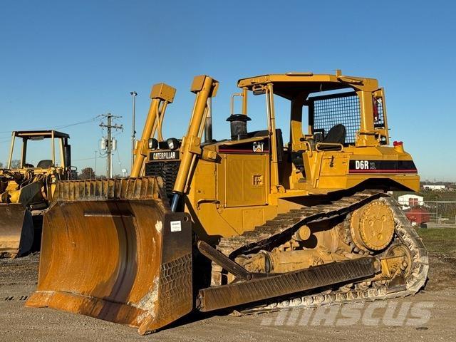 CAT D6R XL بلدوزرات مجنزرة