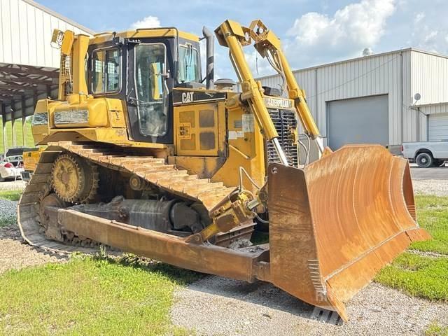 CAT D6RII XW بلدوزرات مجنزرة