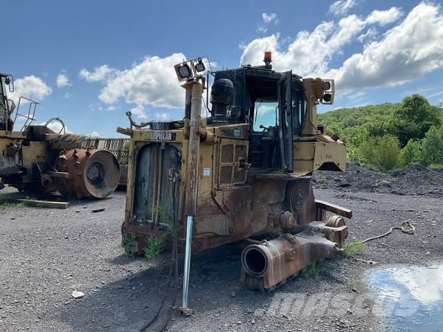 CAT D6T بلدوزرات مجنزرة