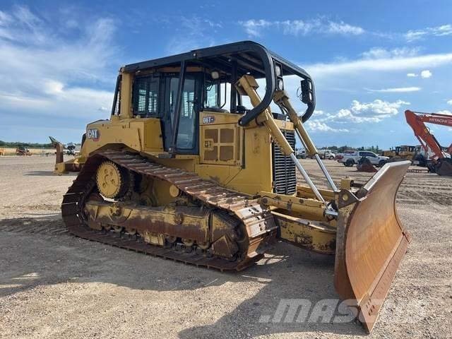 CAT D6T بلدوزرات مجنزرة
