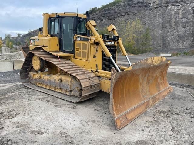 CAT D6T LGP بلدوزرات مجنزرة