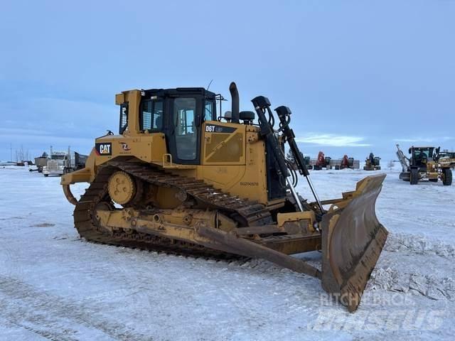 CAT D6T LGP بلدوزرات مجنزرة