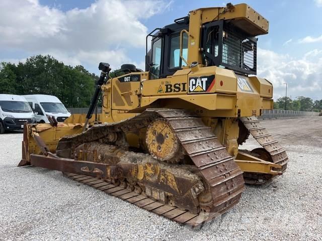 CAT D6T LGP بلدوزرات مجنزرة