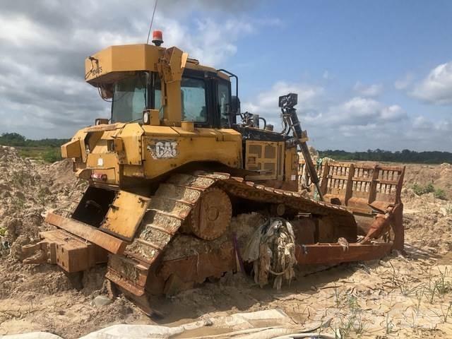 CAT D6T LGP بلدوزرات مجنزرة