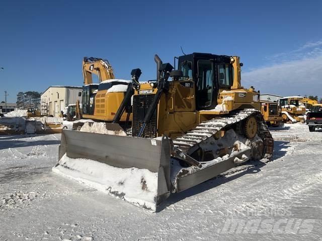 CAT D6T LGP بلدوزرات مجنزرة
