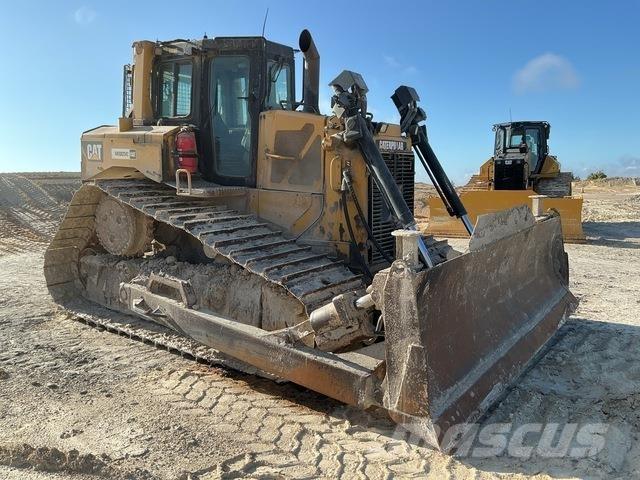 CAT D6T LGP بلدوزرات مجنزرة