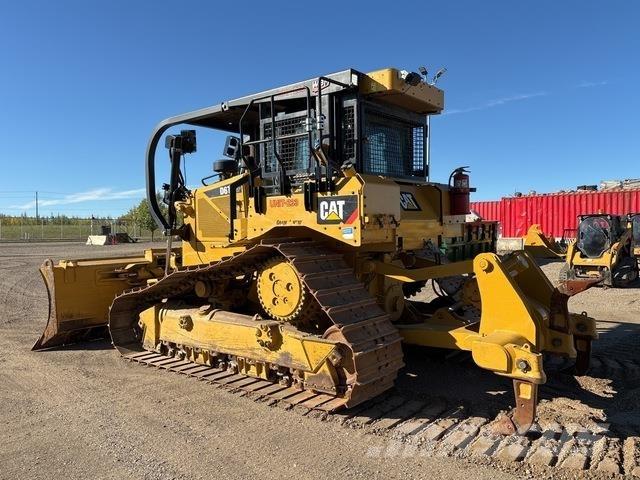 CAT D6T LGP بلدوزرات مجنزرة