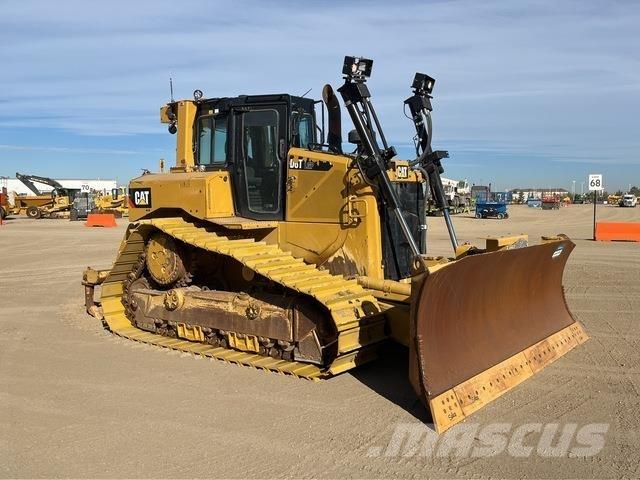 CAT D6T LGP بلدوزرات مجنزرة