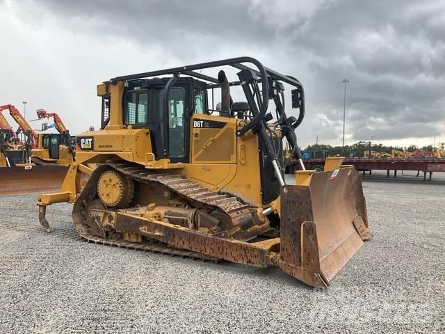 CAT D6T XL بلدوزرات مجنزرة