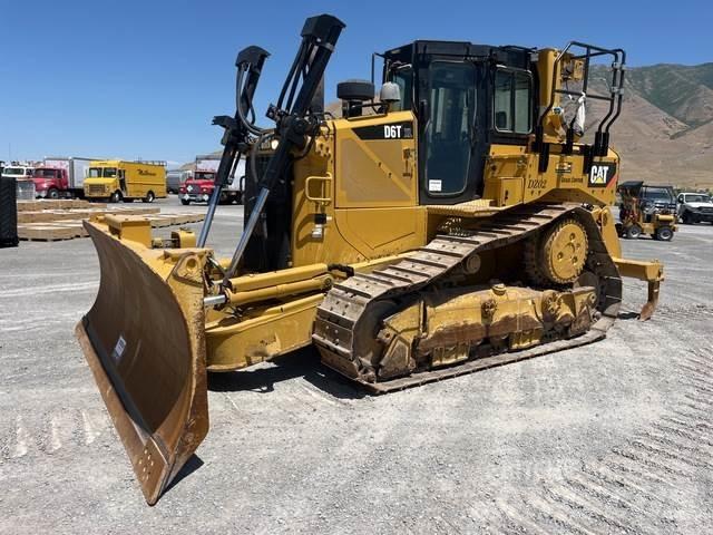 CAT D6T XL بلدوزرات مجنزرة