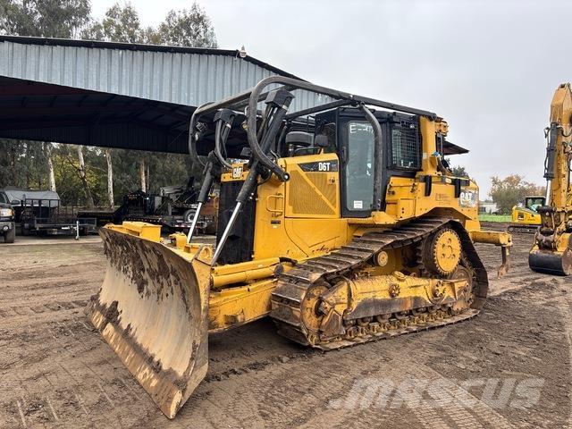 CAT D6T XL بلدوزرات مجنزرة