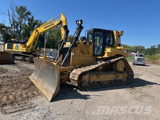 CAT D6T XW بلدوزرات مجنزرة