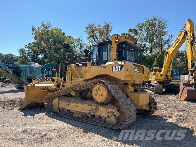 CAT D6T XW بلدوزرات مجنزرة