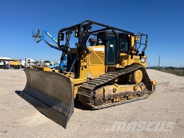 CAT D6T XW بلدوزرات مجنزرة