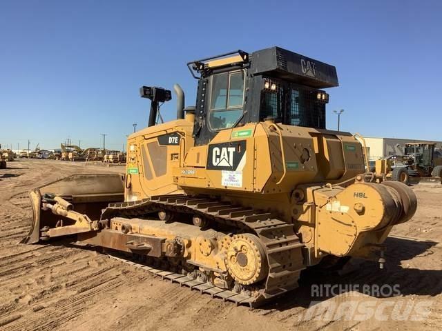 CAT D7E بلدوزرات مجنزرة