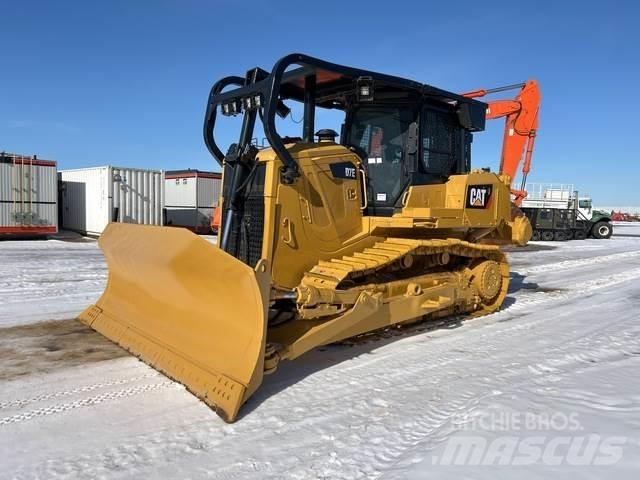CAT D7E بلدوزرات مجنزرة