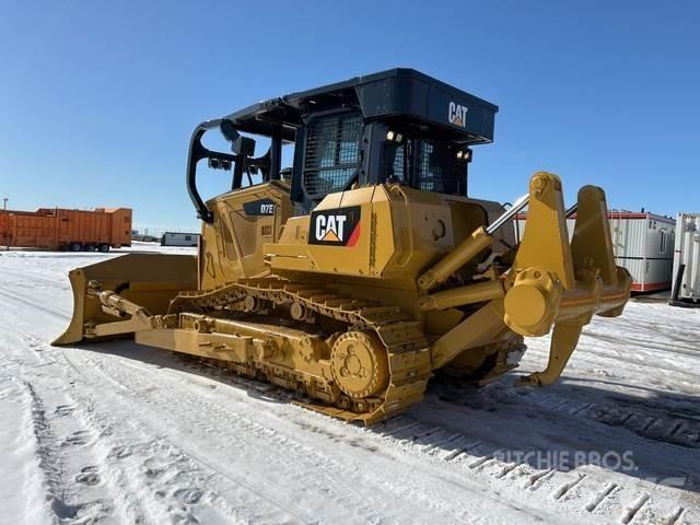 CAT D7E بلدوزرات مجنزرة