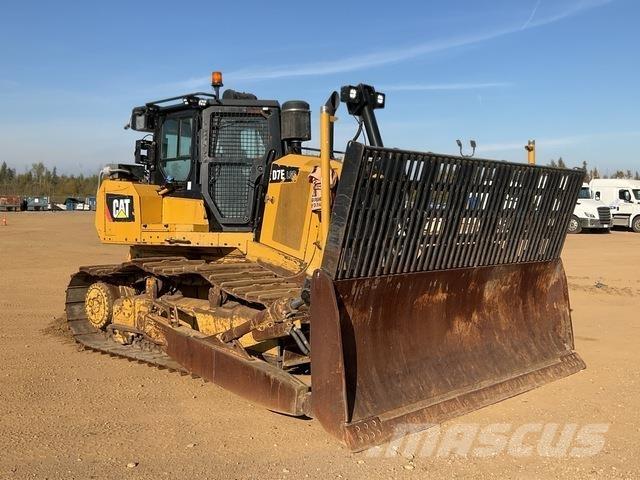 CAT D7E LGP بلدوزرات مجنزرة
