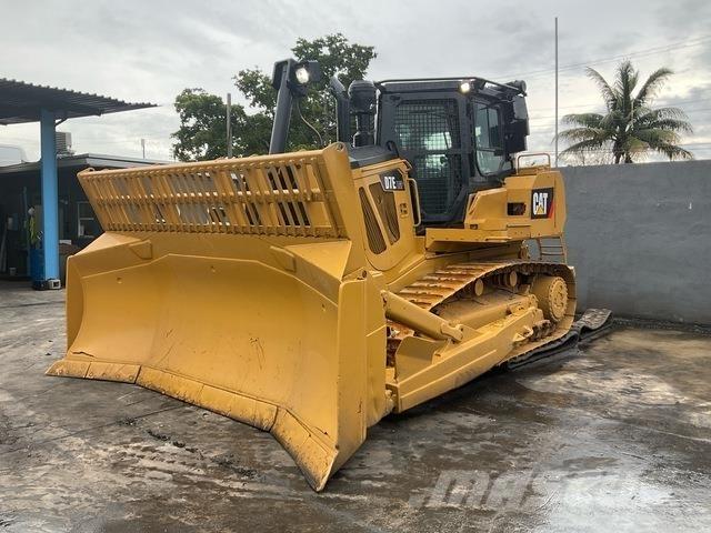 CAT D7E LGP بلدوزرات مجنزرة