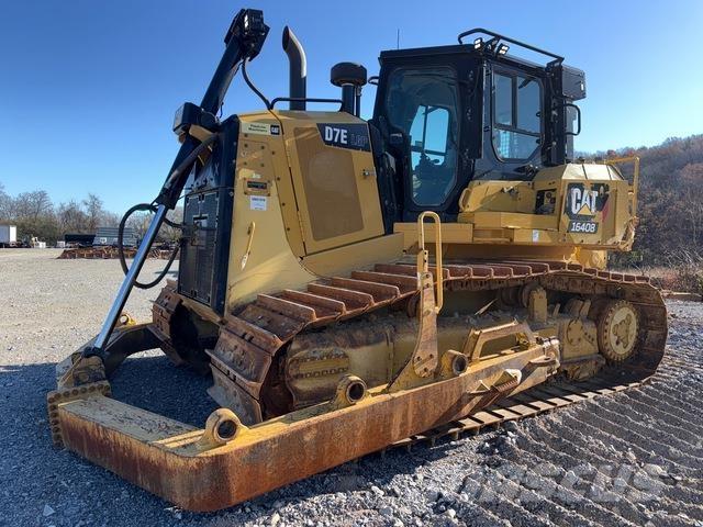 CAT D7E LGP بلدوزرات مجنزرة