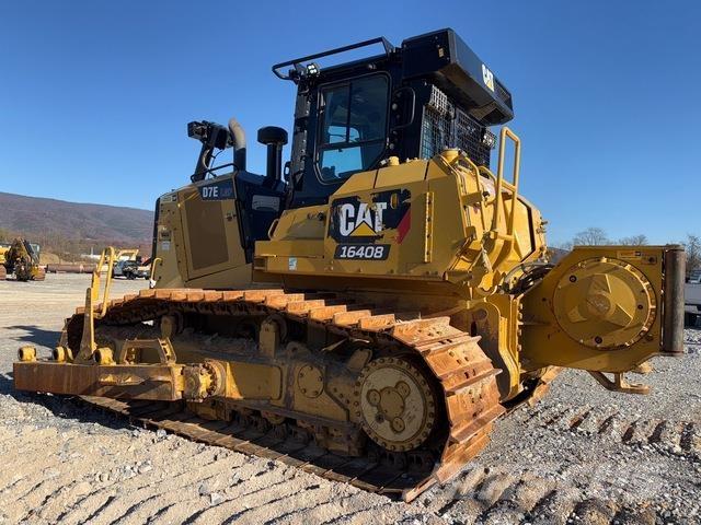 CAT D7E LGP بلدوزرات مجنزرة