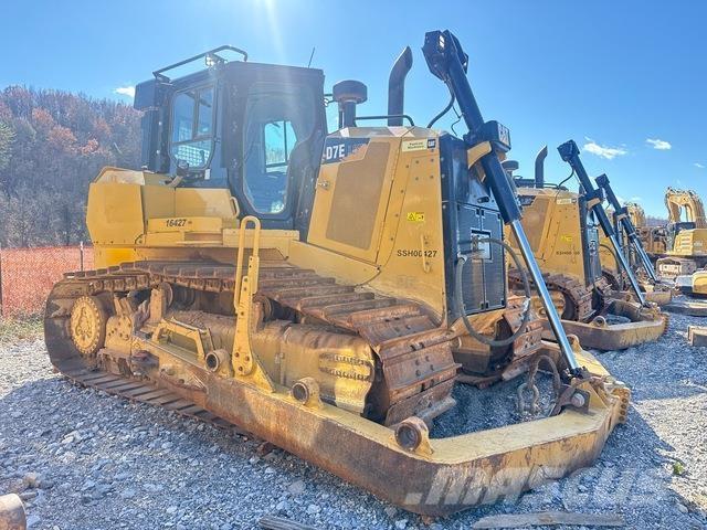CAT D7E LGP بلدوزرات مجنزرة